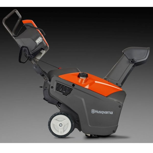 Снегоуборочная машина Husqvarna ST 131 (9618100-13) Снегоуборочная машина Husqvarna ST 131 (9618100-13)