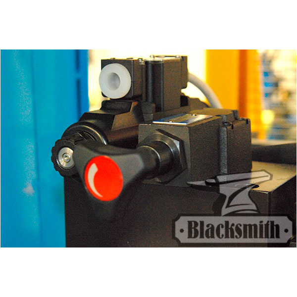 Кузнечный гидравлический пресс Blacksmith GP1-16 Кузнечный гидравлический пресс Blacksmith GP1-16
