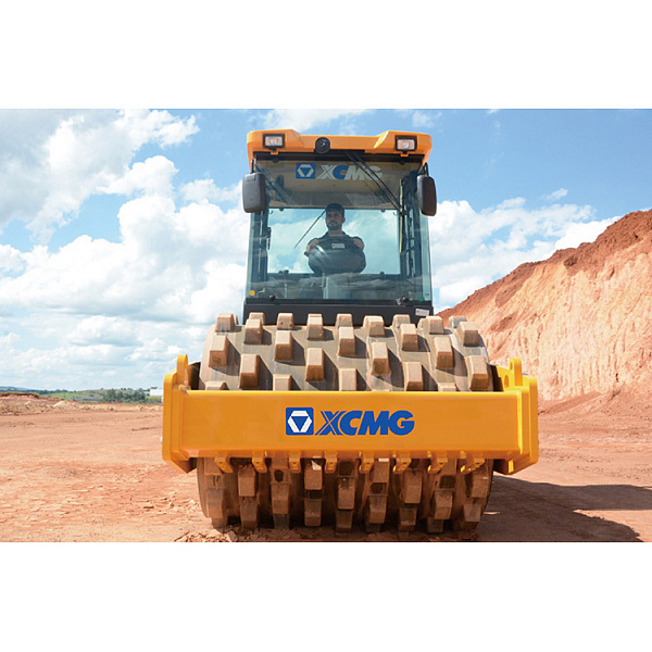 Дорожный каток XCMG CV83U Дорожный каток XCMG CV83U