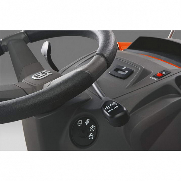 Трактор Husqvarna TC130 (9605101-23) Трактор Husqvarna TC130 (9605101-23)
