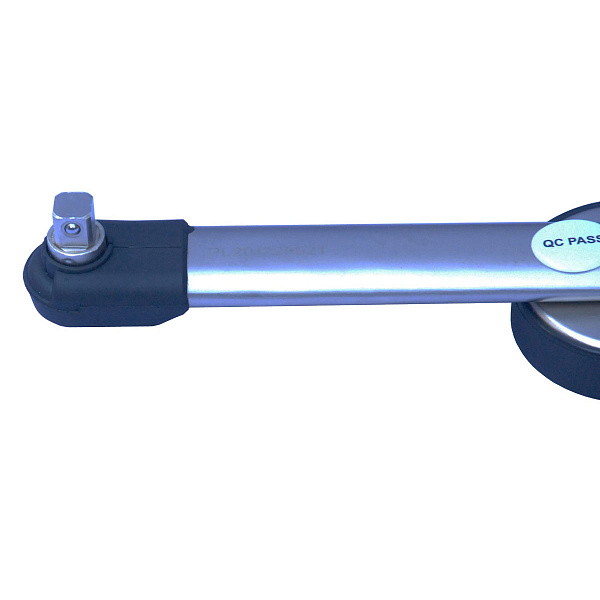 Ключ динамометрический AE&T TA-B2200-12 (со шкалой 0-200Nm 1/2) Ключ динамометрический AE&T TA-B2200-12 (со шкалой 0-200Nm 1/2)