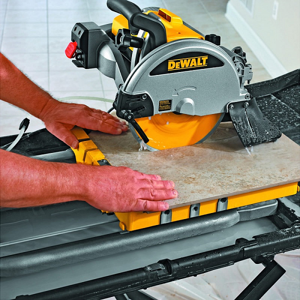 Плиткорез электрический DeWalt D24000 Плиткорез электрический DeWalt D24000