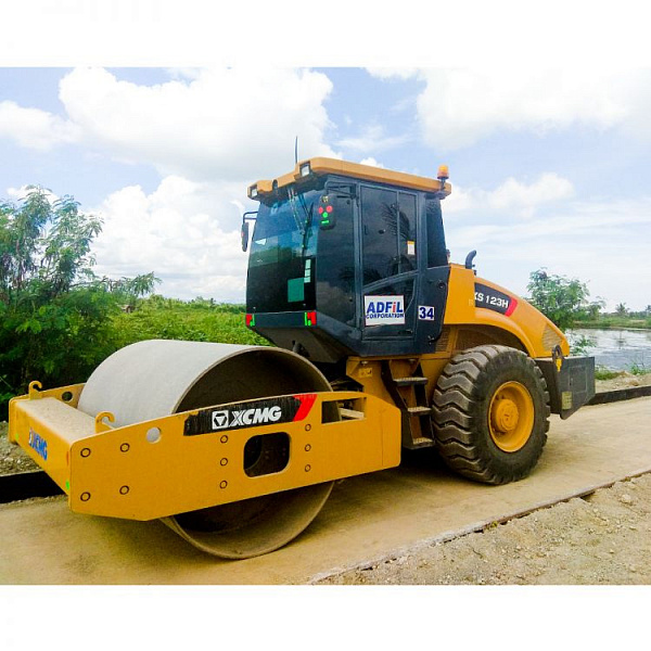 Дорожный каток XCMG XS123H Дорожный каток XCMG XS123H