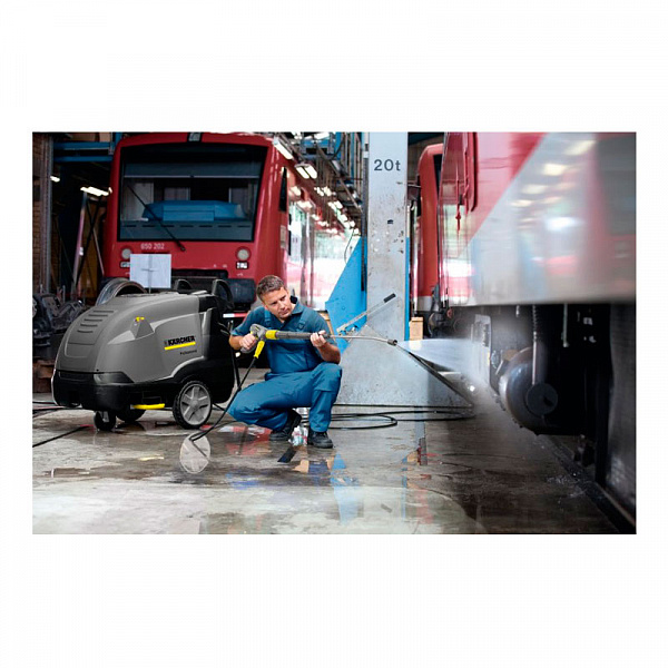 Мойка высокого давления Karcher HDS-E 8/16-4 M 12KW (1.030-900.0) Мойка высокого давления Karcher HDS-E 8/16-4 M 12KW (1.030-900.0)