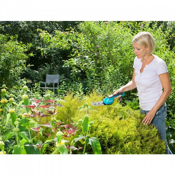 Аккумуляторные ножницы для газонов и кустарника Gardena AccuCut 09851-20.000.00 Аккумуляторные ножницы для газонов и кустарника Gardena AccuCut 09851-20.000.00
